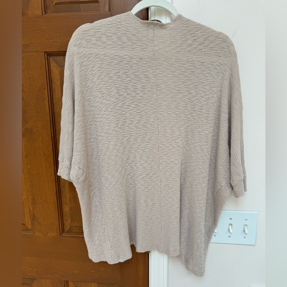 Soprano, lightweight, beige, short sleeve loose cardigan - Picture 2 of 5